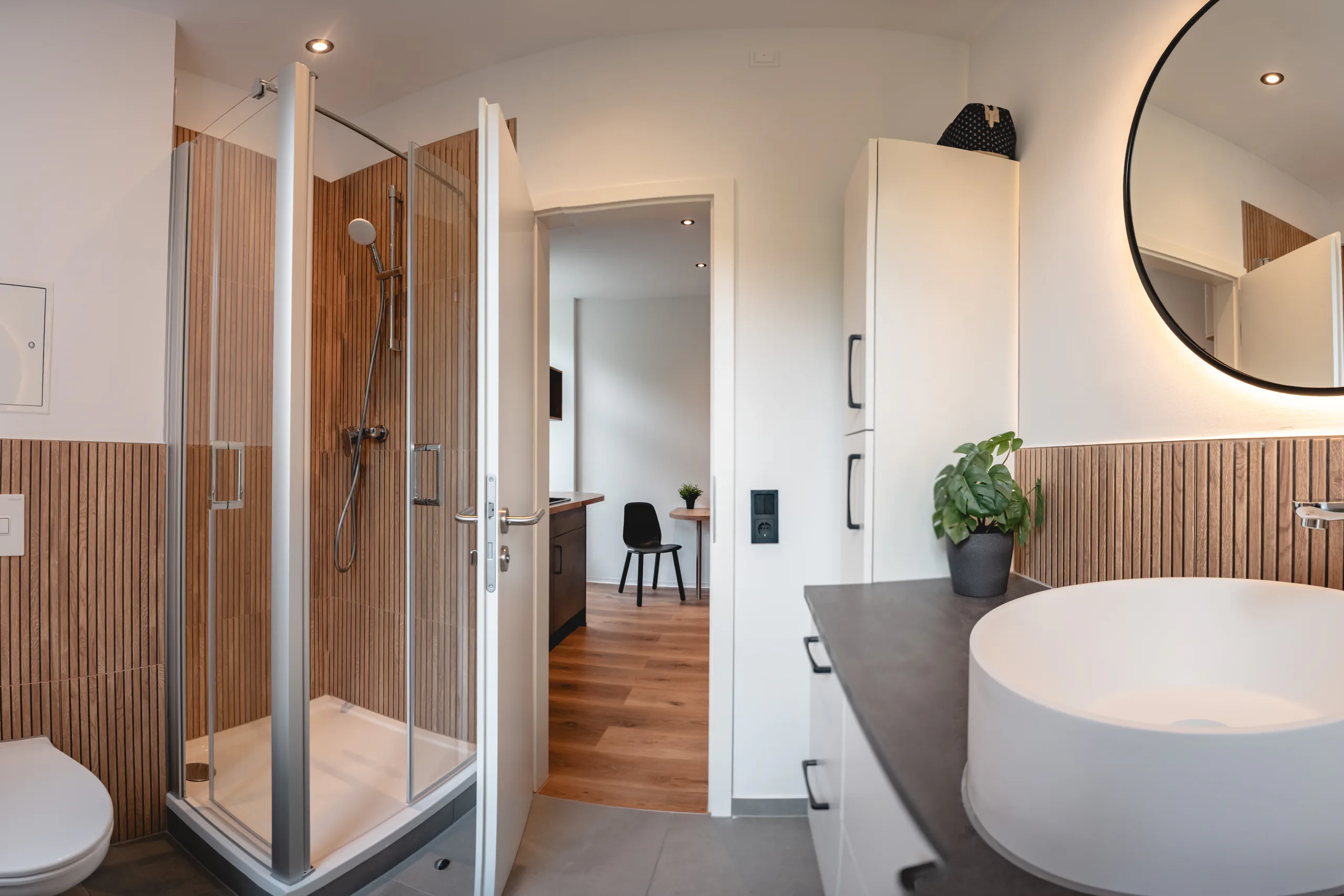 Saniertes Badezimmer mit Dusche